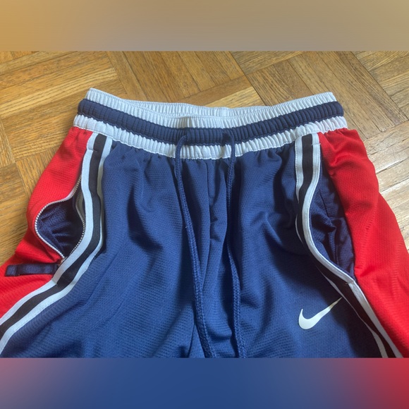 Nike Shorts - Picture 4 of 5